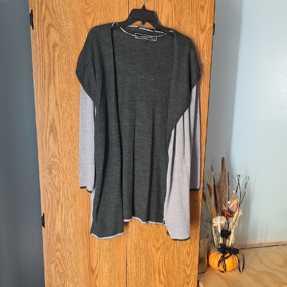Blanc Noir Women's Sweater - Charcoal and Light Gray